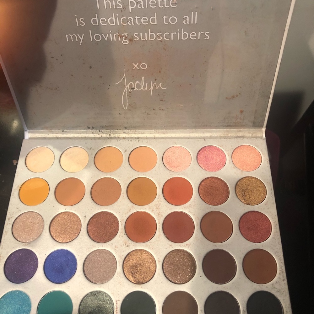 Jaclyn hill- Morphe palette